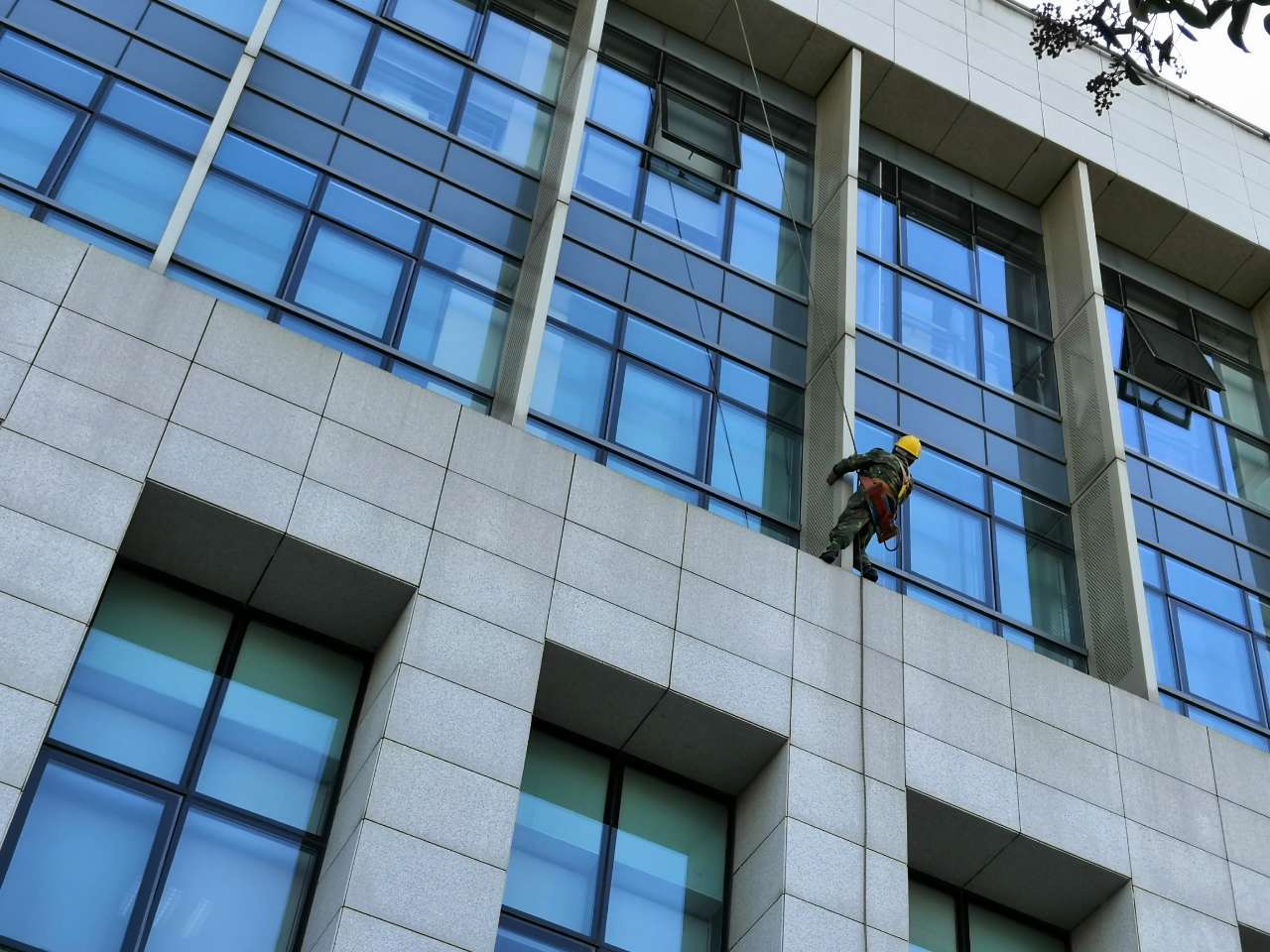 隱框既有建筑玻璃幕墻檢測鑒定方法